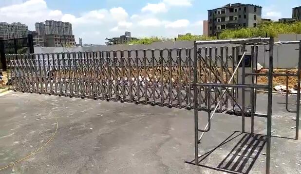 青島市北區南寧路電動(dòng)伸縮門(mén)上門(mén)定制安裝